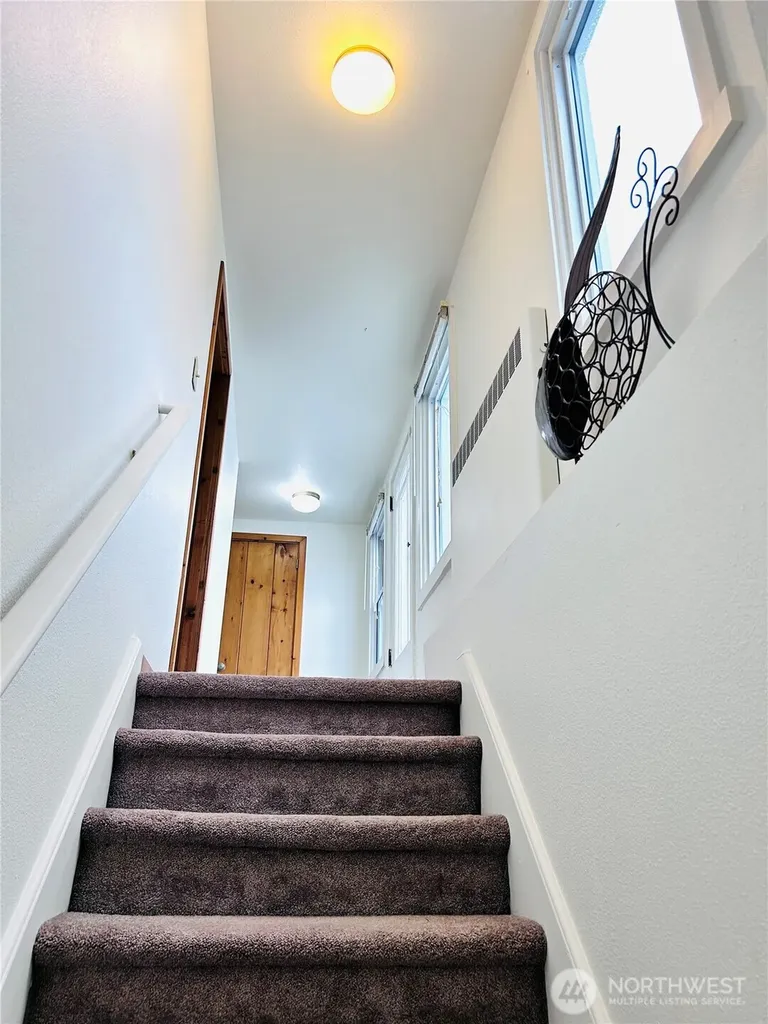 304 Emerson Avenue Hoquiam WA 98550