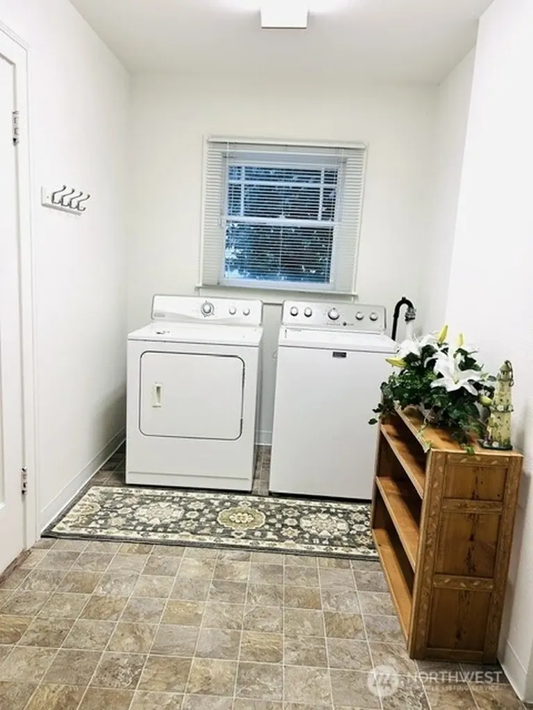 304 Emerson Avenue Hoquiam WA 98550