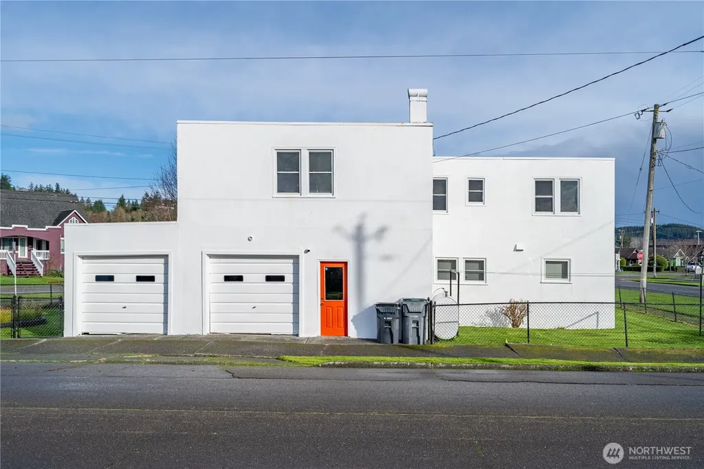 304 Emerson Avenue Hoquiam WA 98550
