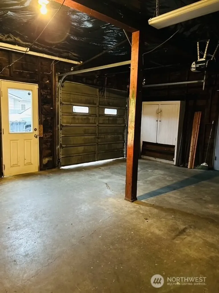 304 Emerson Avenue Hoquiam WA 98550