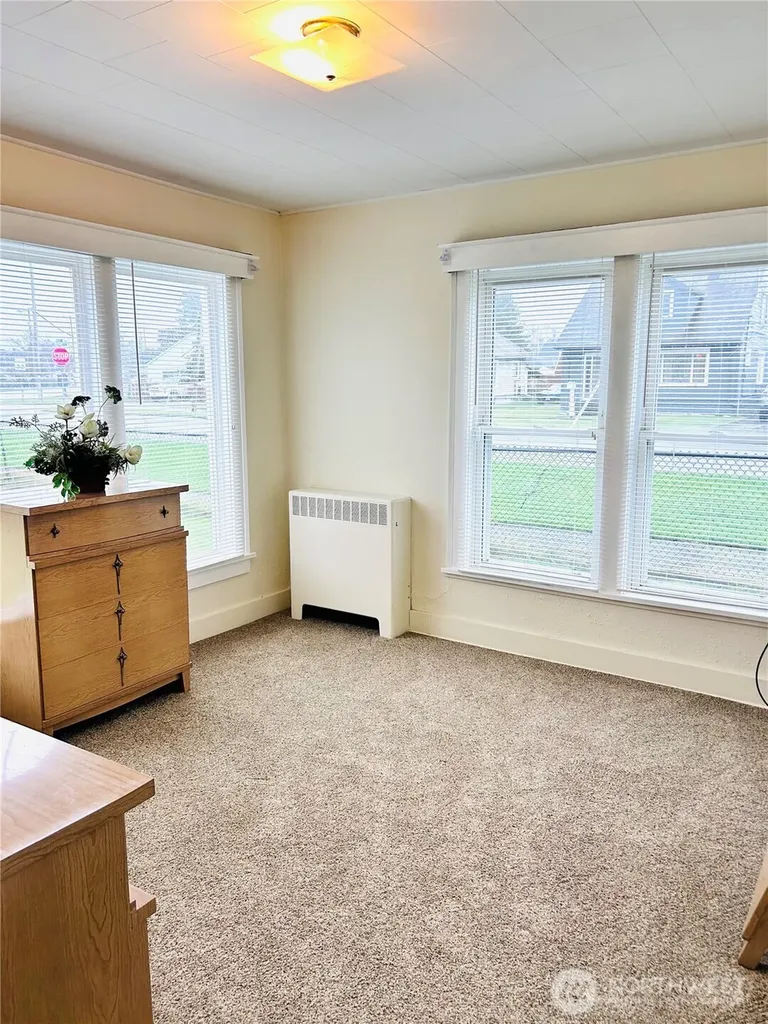 304 Emerson Avenue Hoquiam WA 98550