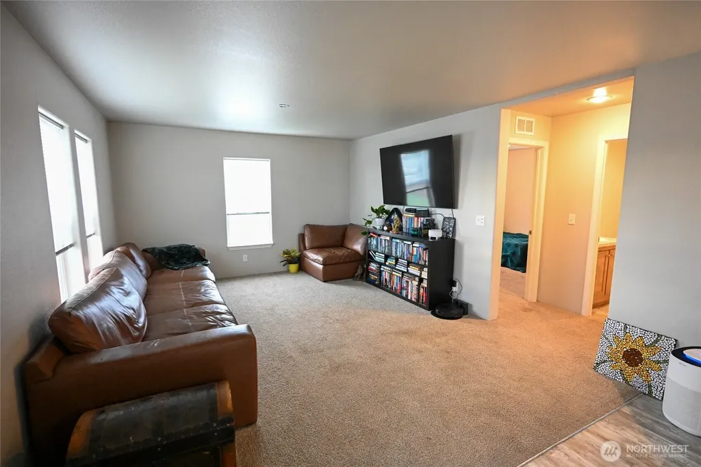 200802 E Game Farm #52 Road Kennewick WA 99337