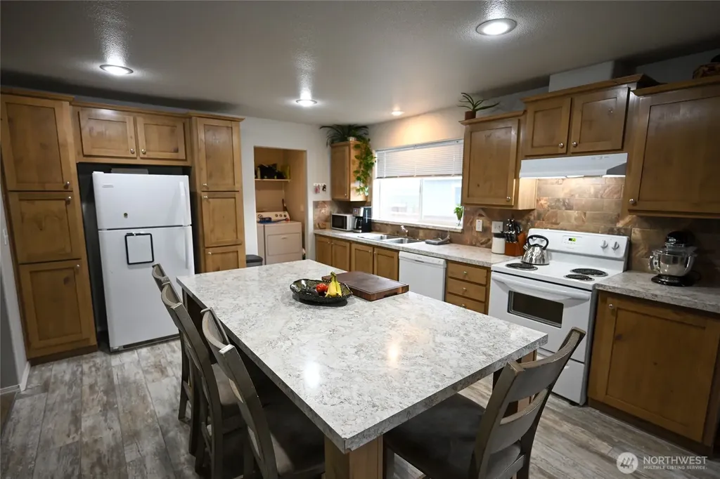 200802 E Game Farm #52 Road Kennewick WA 99337