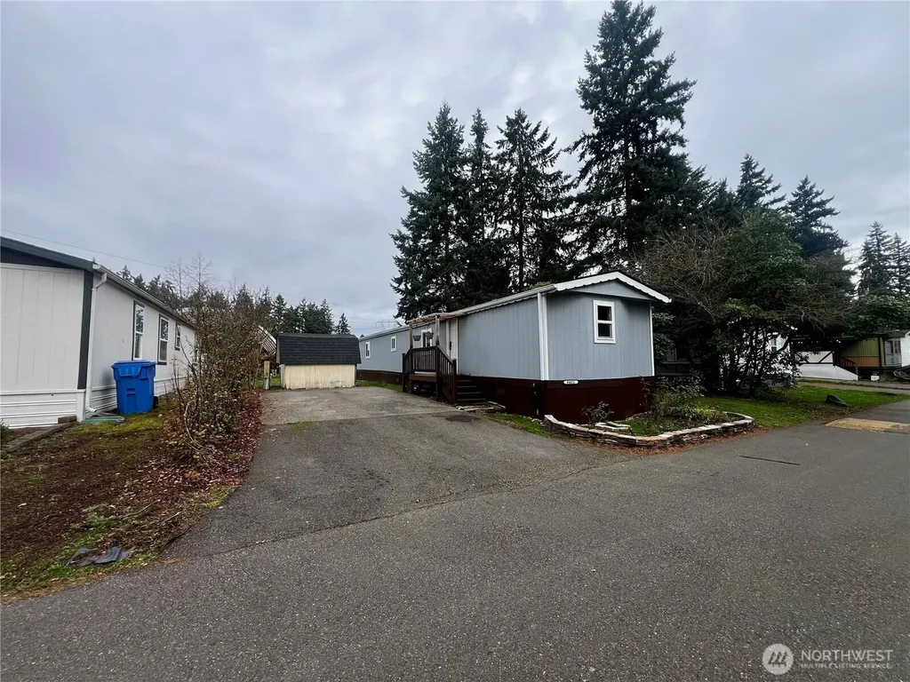 6421 161st St Ct E Puyallup WA 98375