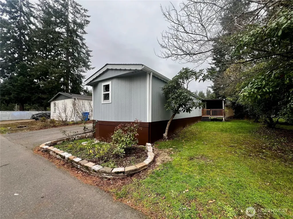 6421 161st St Ct E Puyallup WA 98375