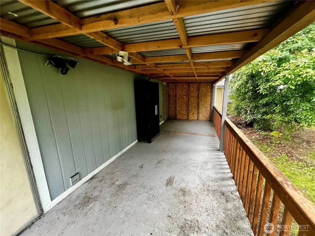 6421 161st St Ct E Puyallup WA 98375