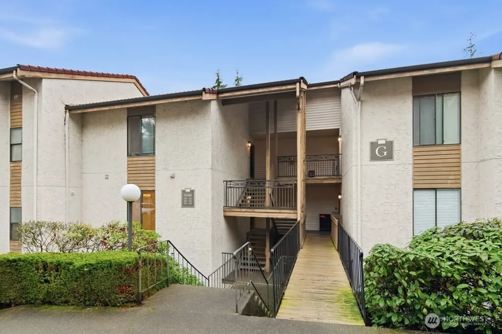 10506 NE 32nd Place Bellevue WA 98004