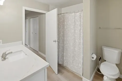 10506 NE 32nd Place Bellevue WA 98004