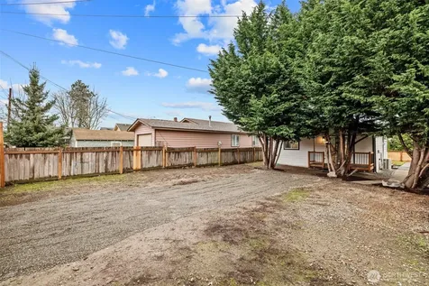 1521 N 3rd Street Renton WA 98057