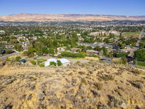 1 Skyline Drive Wenatchee WA 98801