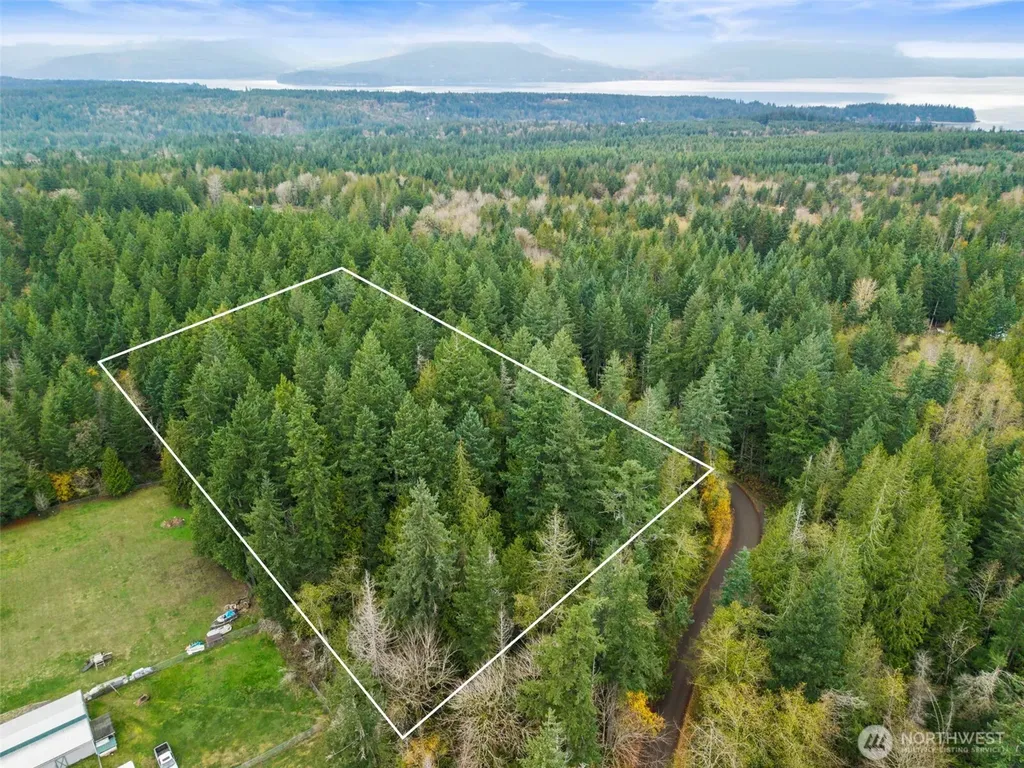 5 Larson Lane NW Seabeck WA 98380