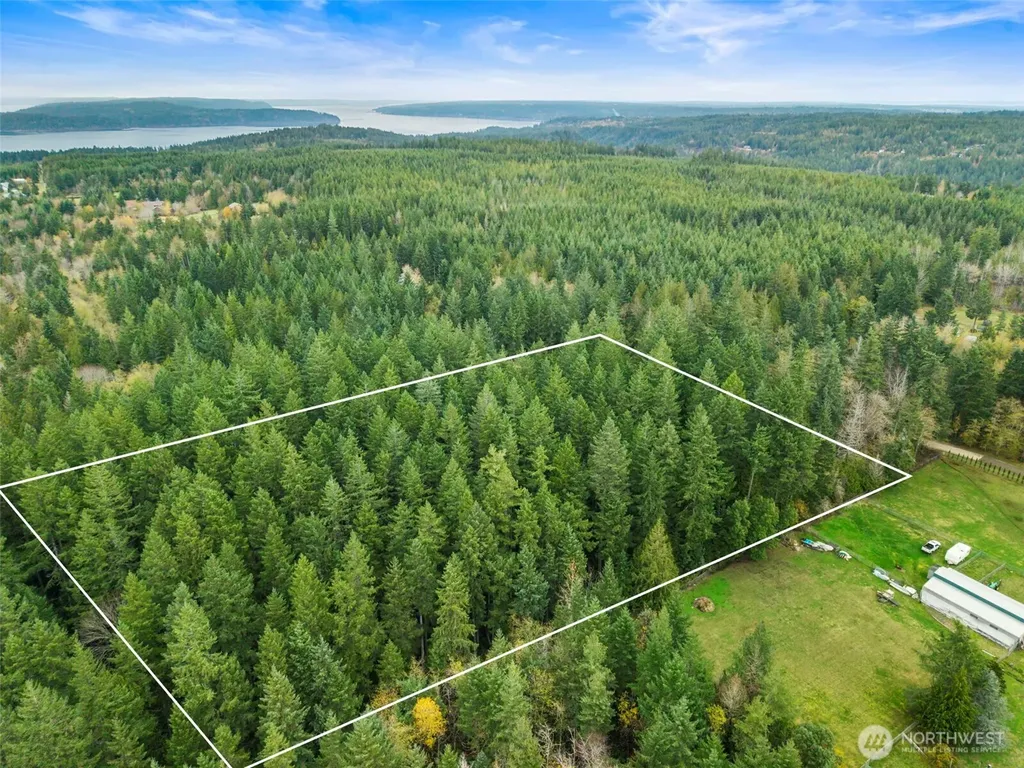 5 Larson Lane NW Seabeck WA 98380