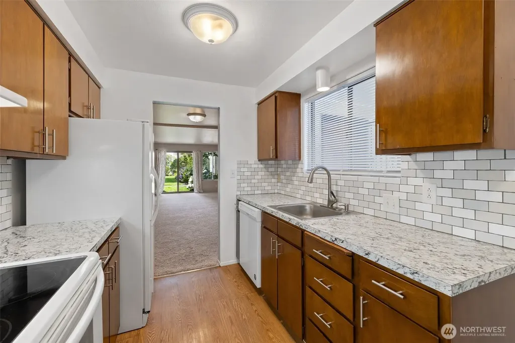 8516 196th Street SW Edmonds WA 98026