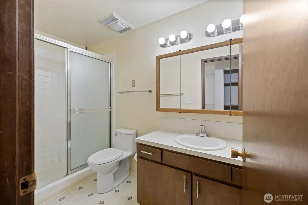 8516 196th Street SW Edmonds WA 98026