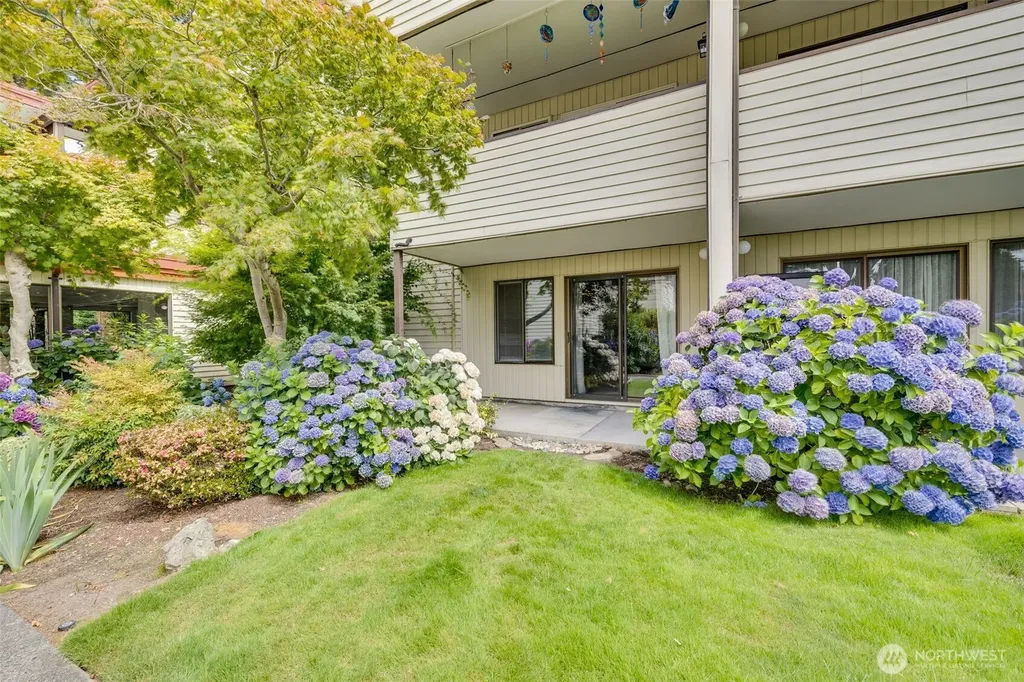 8516 196th Street SW Edmonds WA 98026
