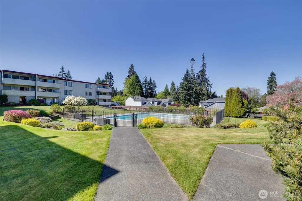8516 196th Street SW Edmonds WA 98026