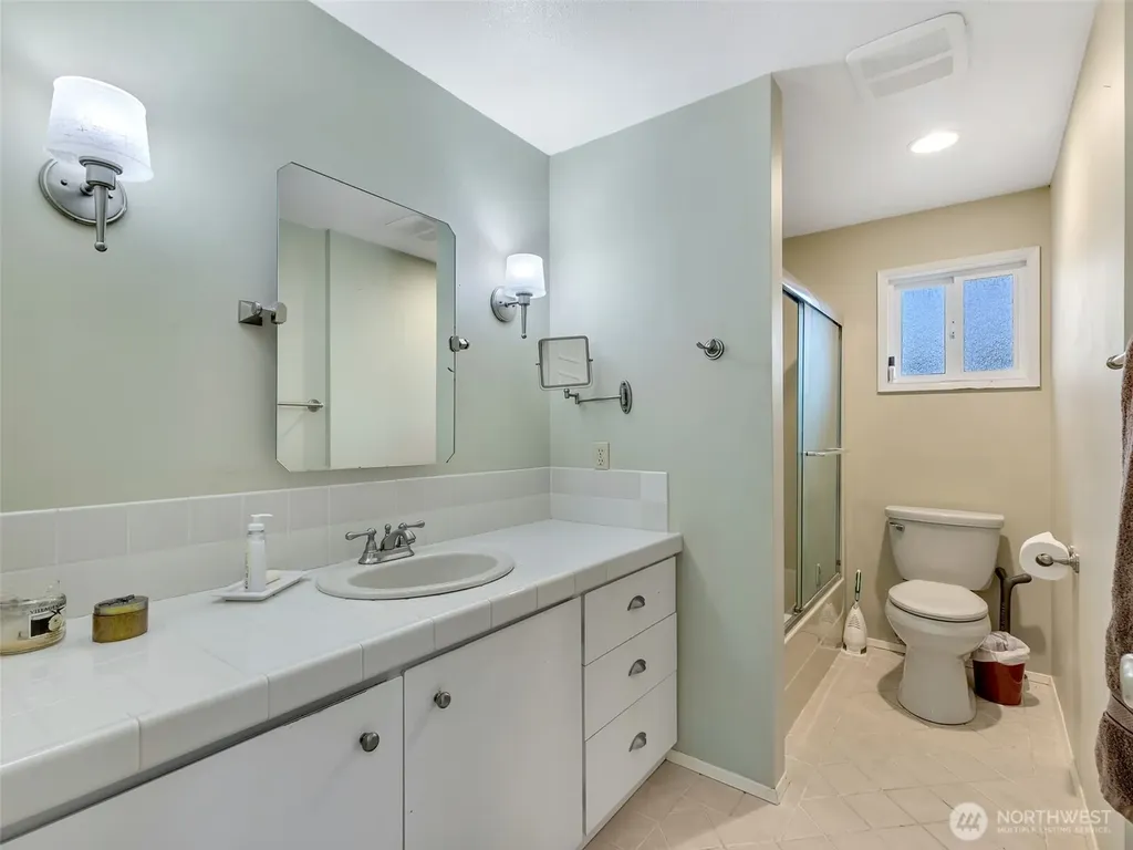 23716 J Place Ocean Park WA 98640