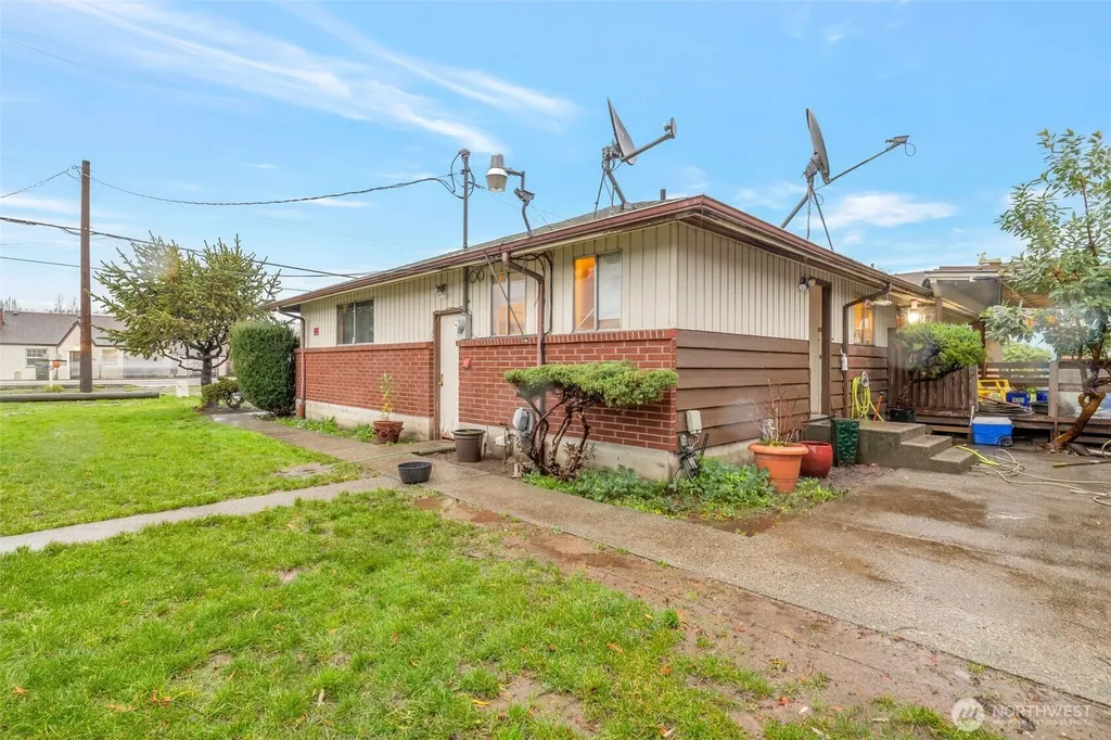 6216 20th Street E Fife WA 98424