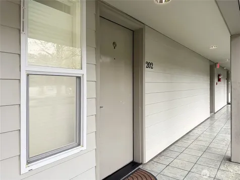 2334 Thorndyke Ave W Seattle WA 98199