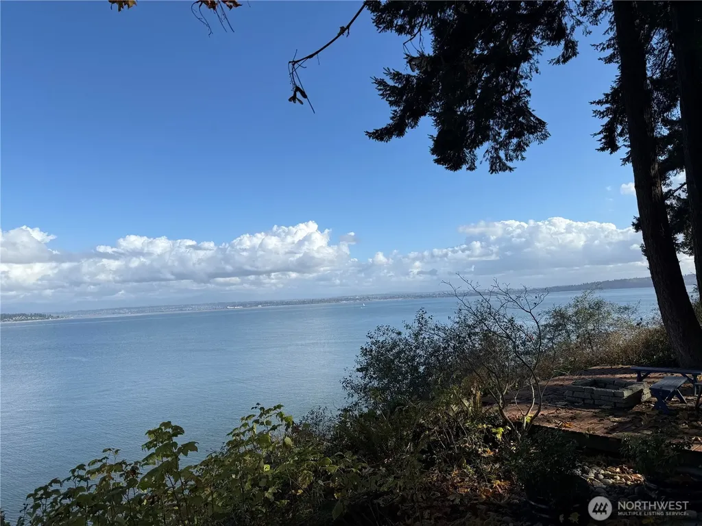 43 Beach Way Hat Island WA 98206