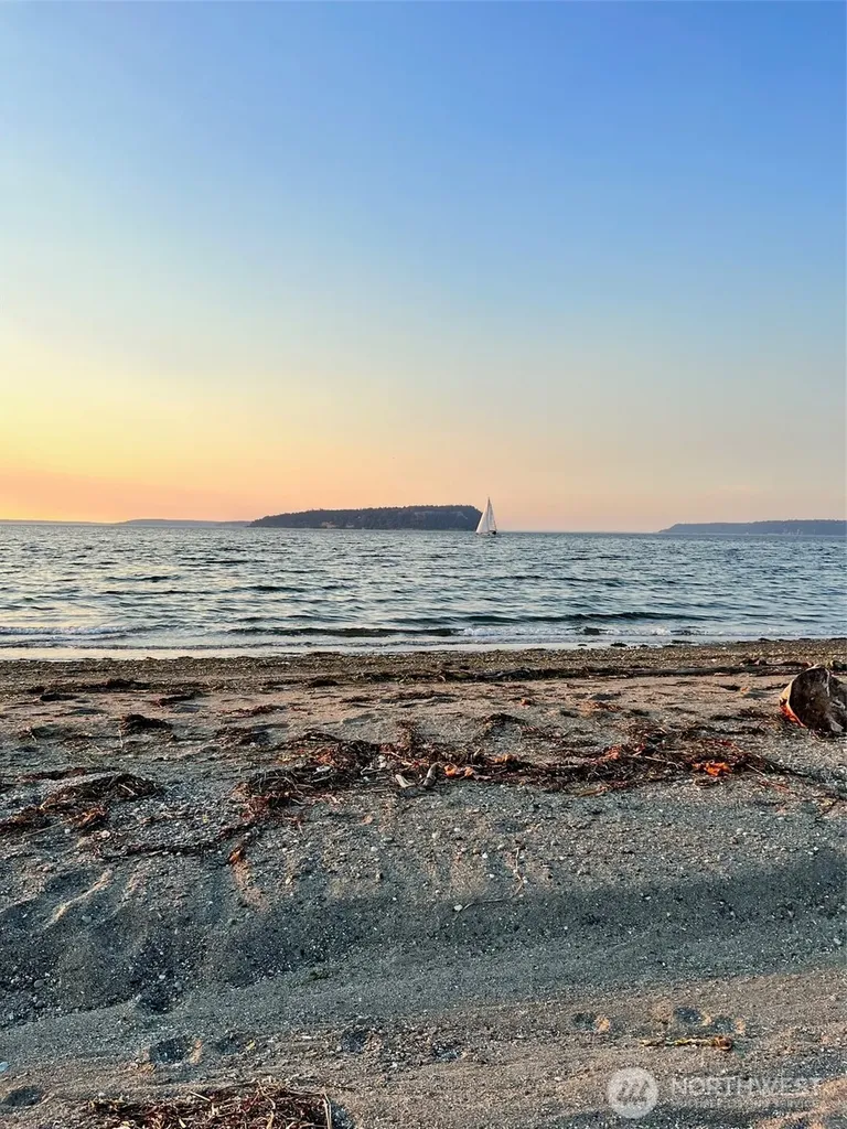 43 Beach Way Hat Island WA 98206