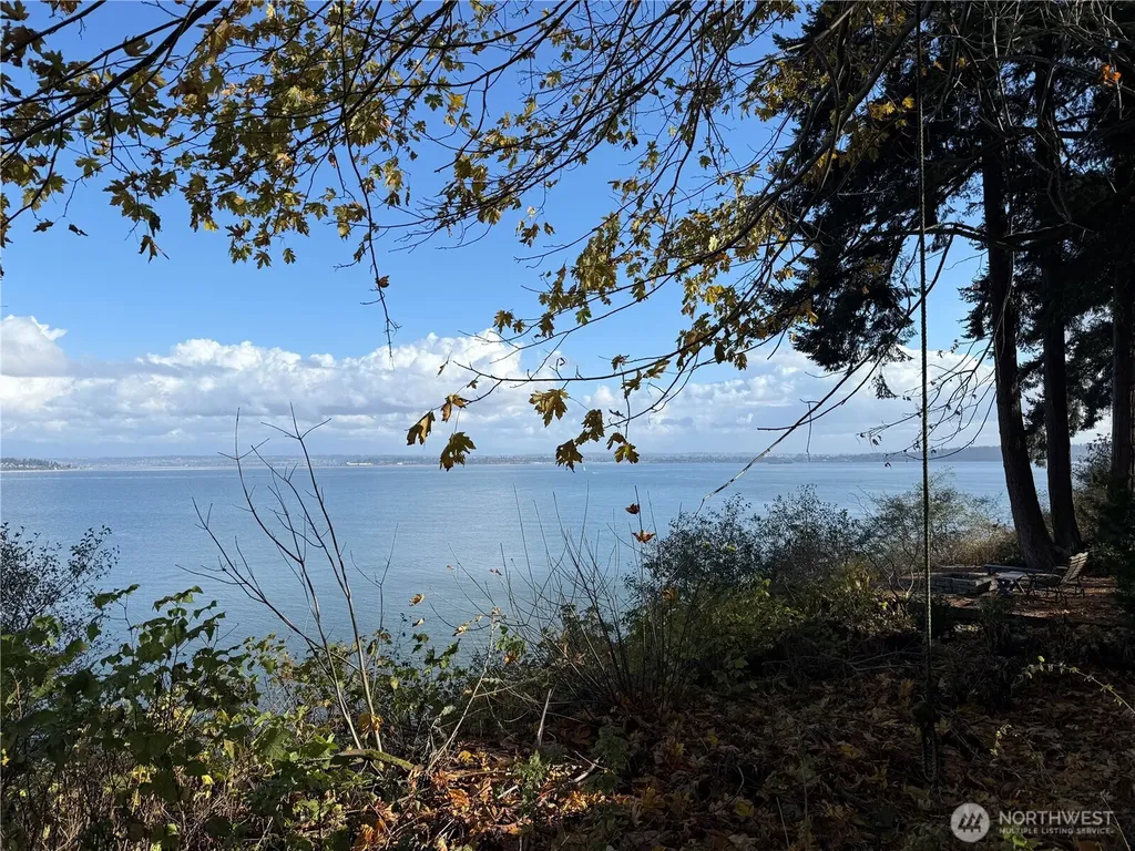 43 Beach Way Hat Island WA 98206