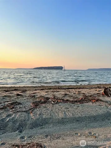 43 Beach Way Hat Island WA 98206