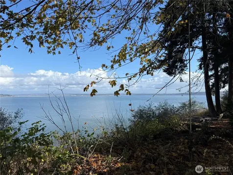 43 Beach Way Hat Island WA 98206
