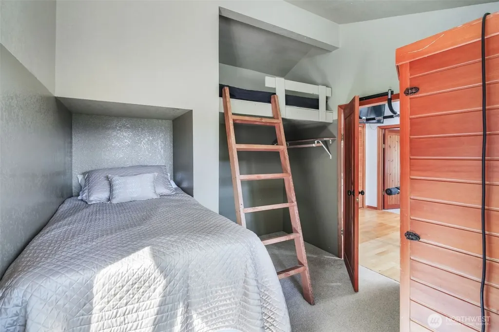 289 Long And Winding Road Randle WA 98377