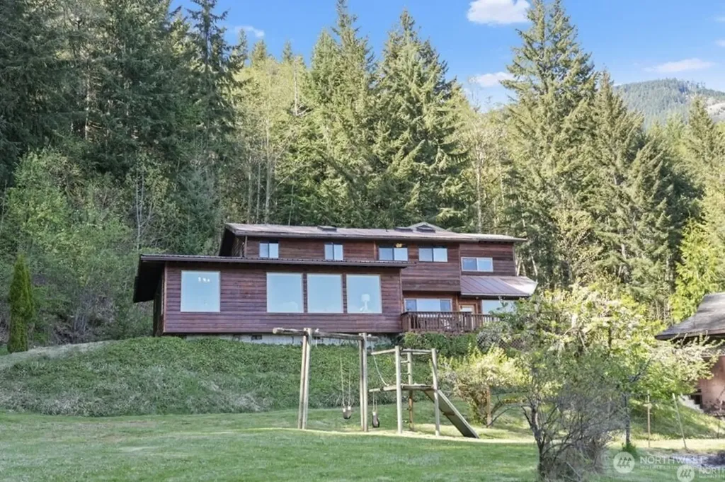 289 Long And Winding Road Randle WA 98377