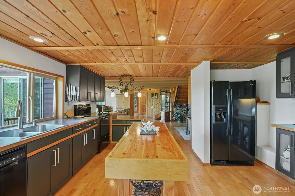 289 Long And Winding Road Randle WA 98377