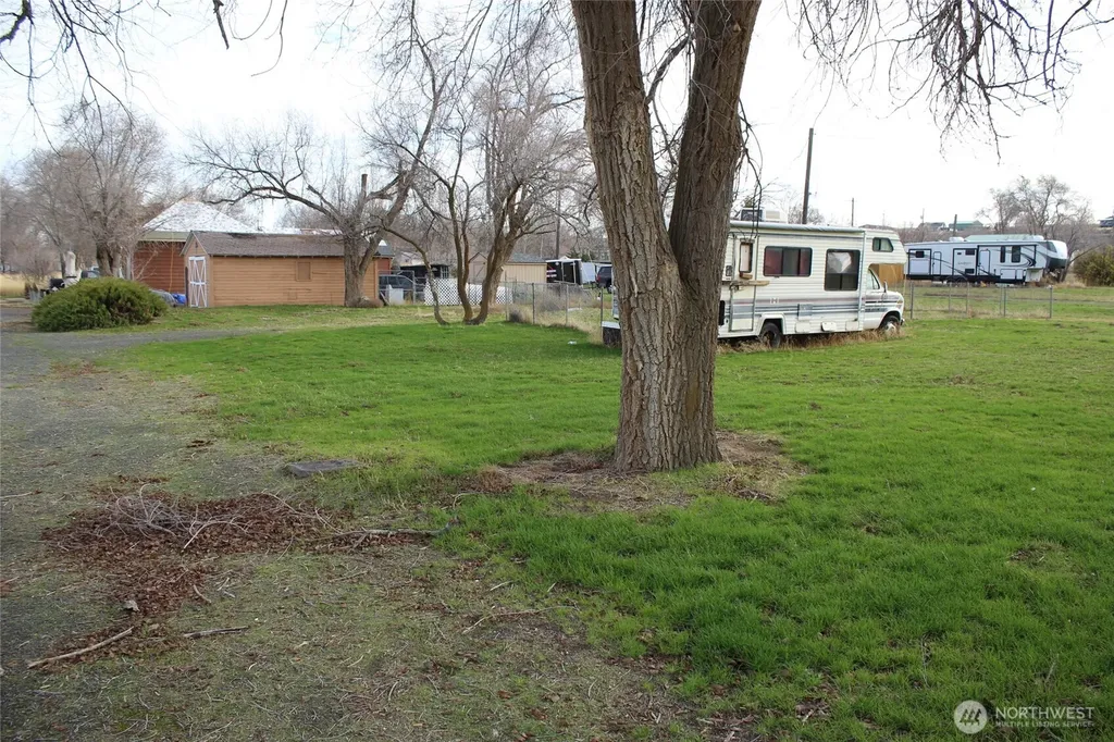 313 E Main Lind WA 99341