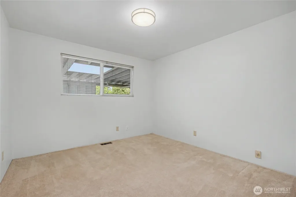 204 SW 298th Place Federal Way WA 98023