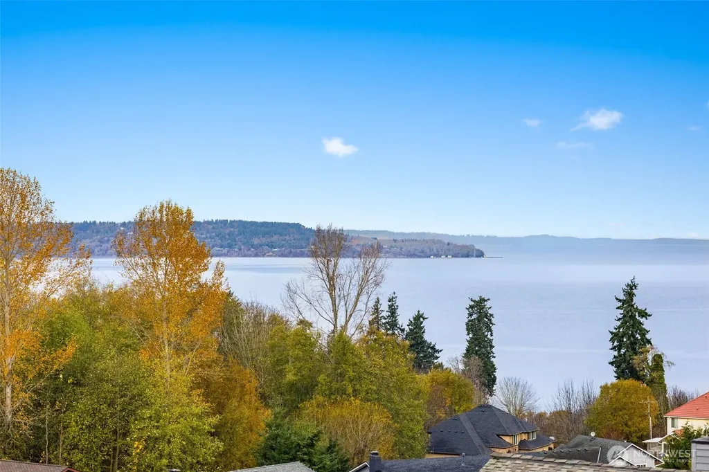 204 SW 298th Place Federal Way WA 98023