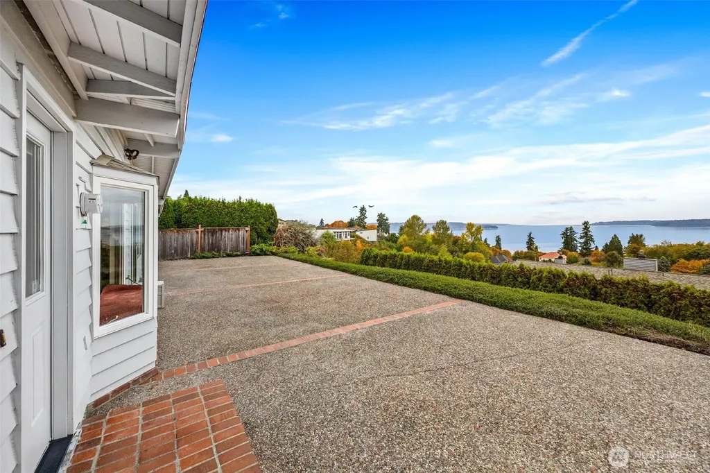 204 SW 298th Place Federal Way WA 98023
