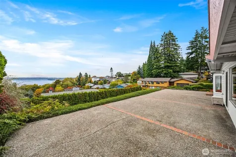 204 SW 298th Place Federal Way WA 98023