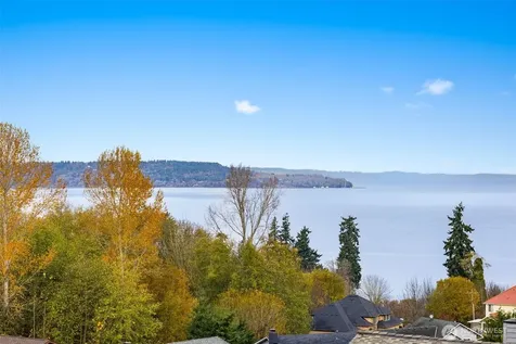 204 SW 298th Place Federal Way WA 98023