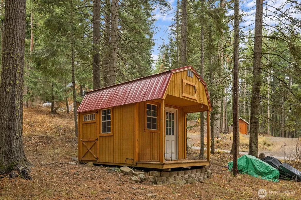 1211 Pine Loch Sun Drive Ronald WA 98940