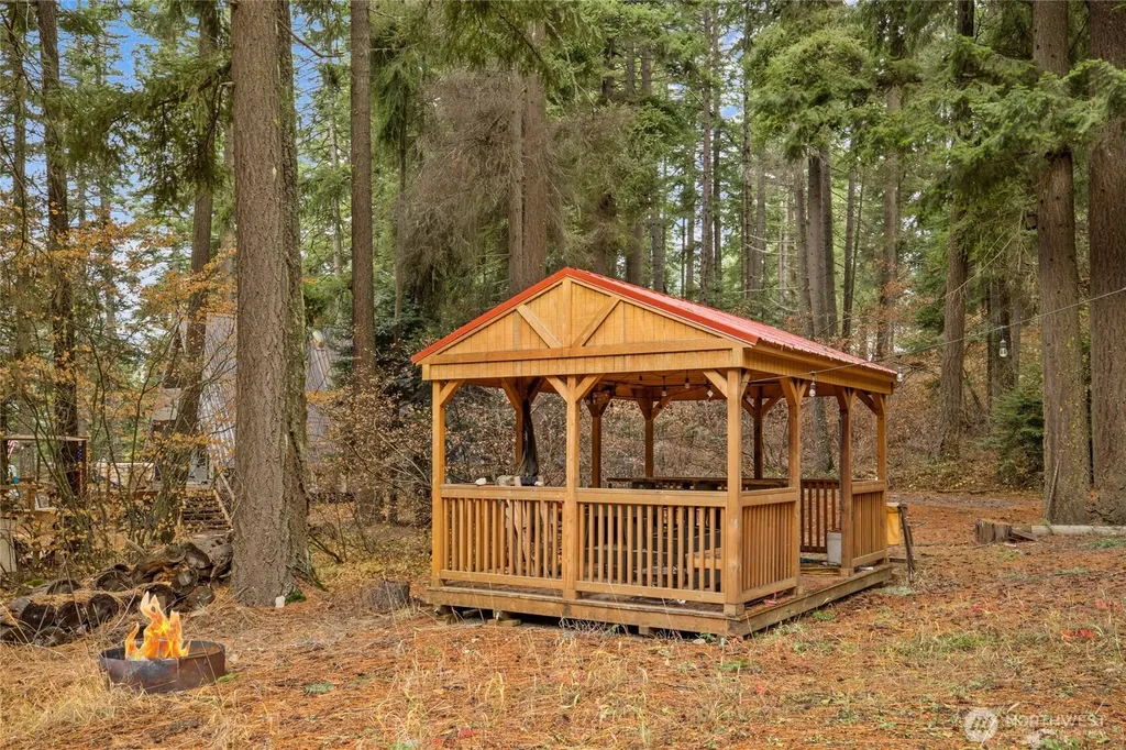 1211 Pine Loch Sun Drive Ronald WA 98940