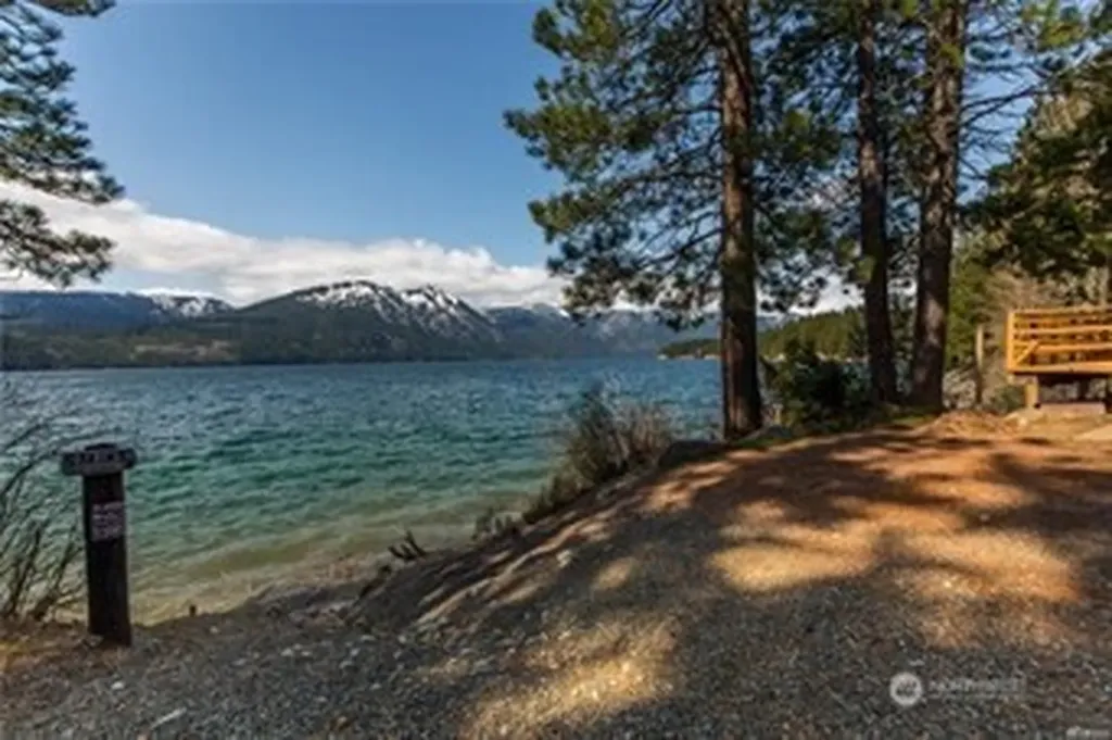 1211 Pine Loch Sun Drive Ronald WA 98940