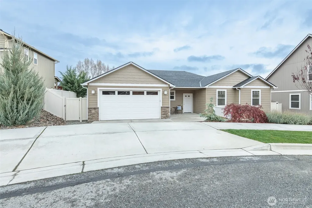1738 Skylar Court Wenatchee WA 98801