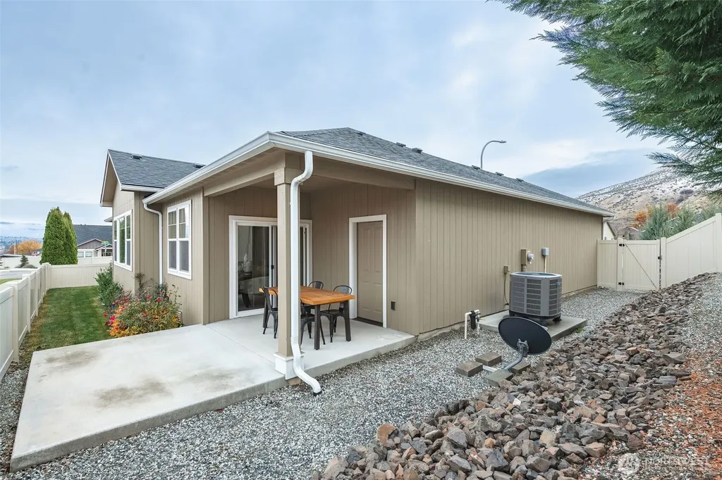1738 Skylar Court Wenatchee WA 98801