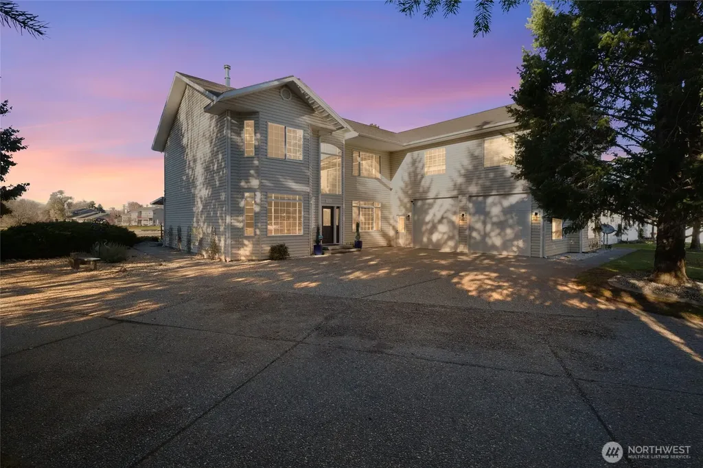 506 S Sandalwood Place Moses Lake WA 98837