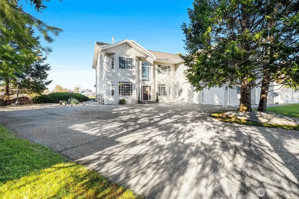 506 S Sandalwood Place Moses Lake WA 98837