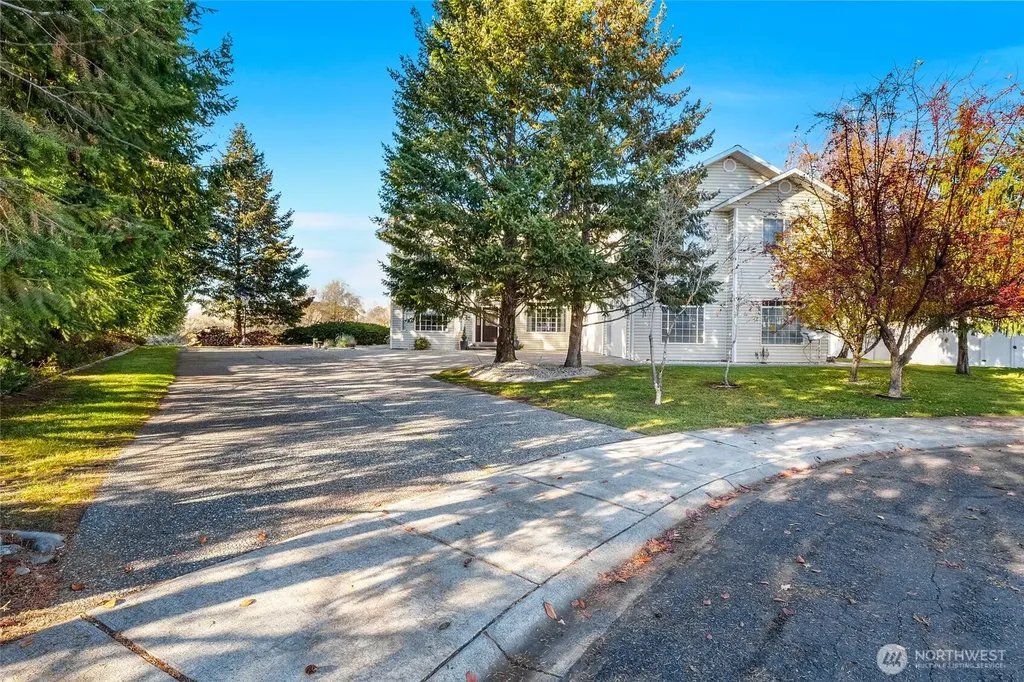 506 S Sandalwood Place Moses Lake WA 98837