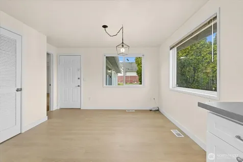 5402 Yakima Avenue Tacoma WA 98408