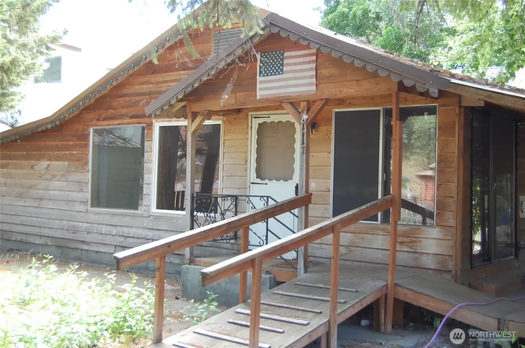117 E Lake Street Conconully WA 98819