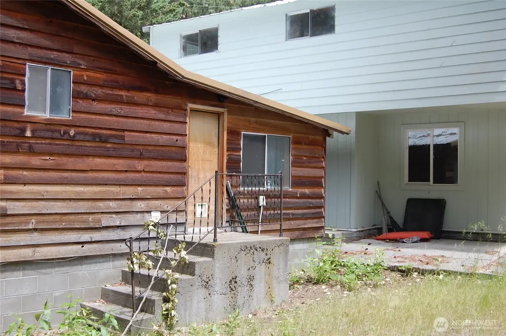117 E Lake Street Conconully WA 98819