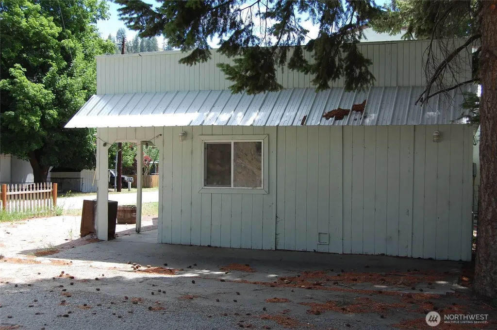 117 E Lake Street Conconully WA 98819