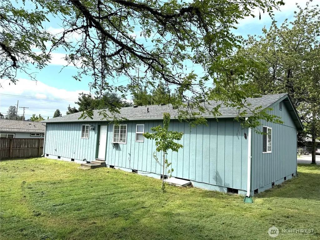 912 Marion Street Centralia WA 98531
